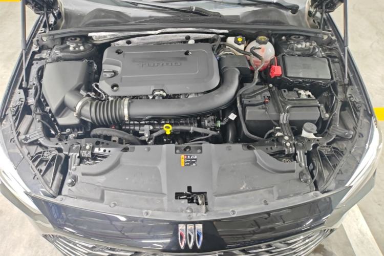 Used Buick Regal 2024 28T Luxury Edition Engine Bay