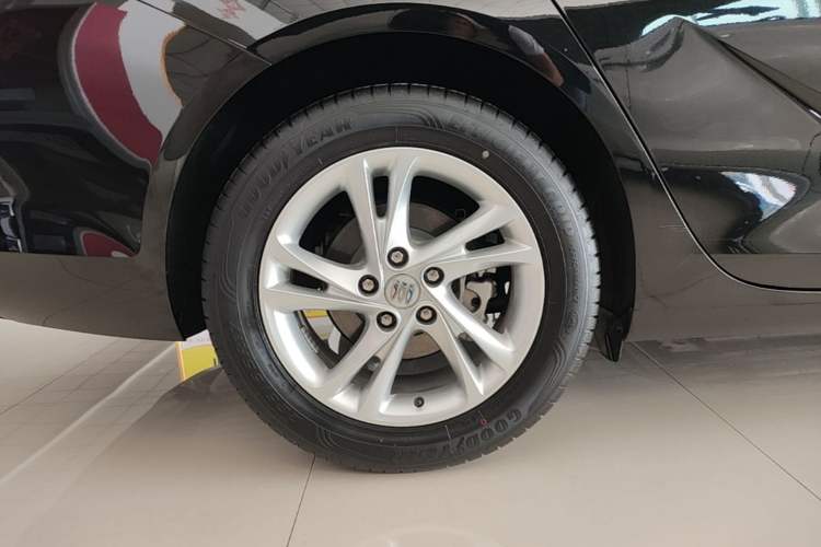 Used Buick Regal 2024 25T Deluxe Edition Exterior 5