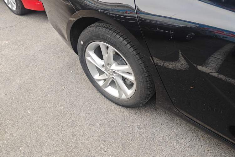 Used Buick Regal 2024 25T Deluxe Edition Exterior 5