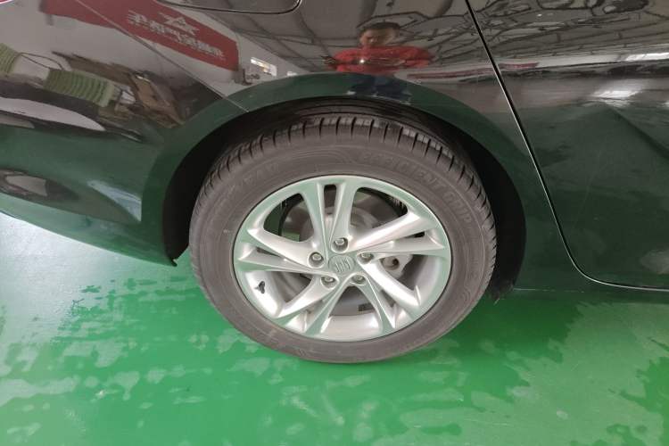Used Buick Regal 2024 25T Deluxe Edition Exterior 5
