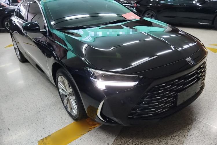 Used Buick Regal 2024 28T Luxury Edition Front Right 45 Deg
