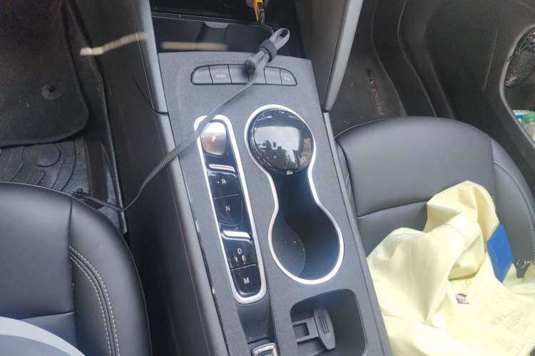 Used Buick Regal 2024 Revised 25T Ultra-Comfort Edition Gear Lever