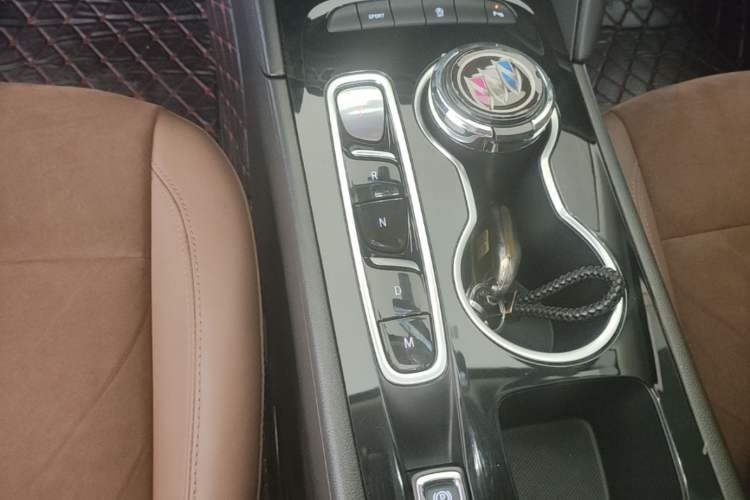 Used Buick Regal 2024 28T Luxury Edition Gear Lever