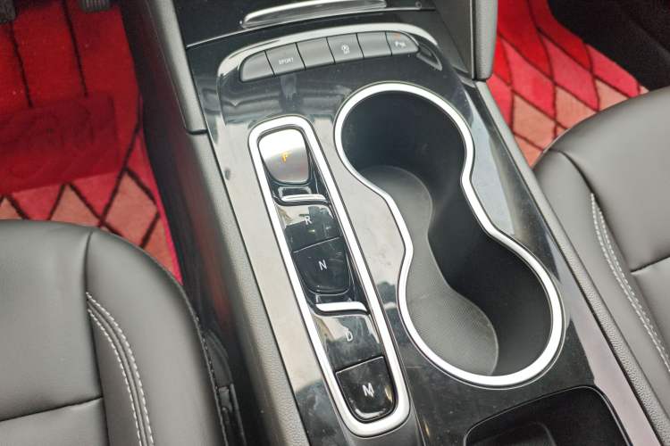 Used Buick Regal 2024 25T Deluxe Edition Gear Lever