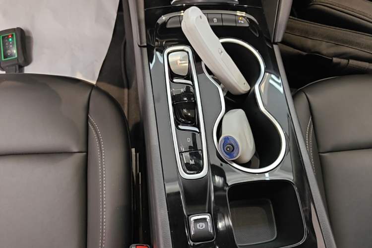 Used Buick Regal 2024 25T Deluxe Edition Gear Lever