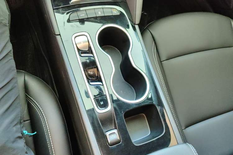 Used Buick Regal 2024 25T Deluxe Edition Gear Lever