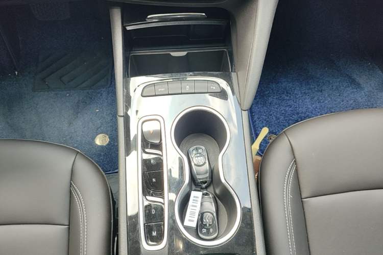 Used Buick Regal 2024 Revised 25T Ultra-Comfort Edition Gear Lever