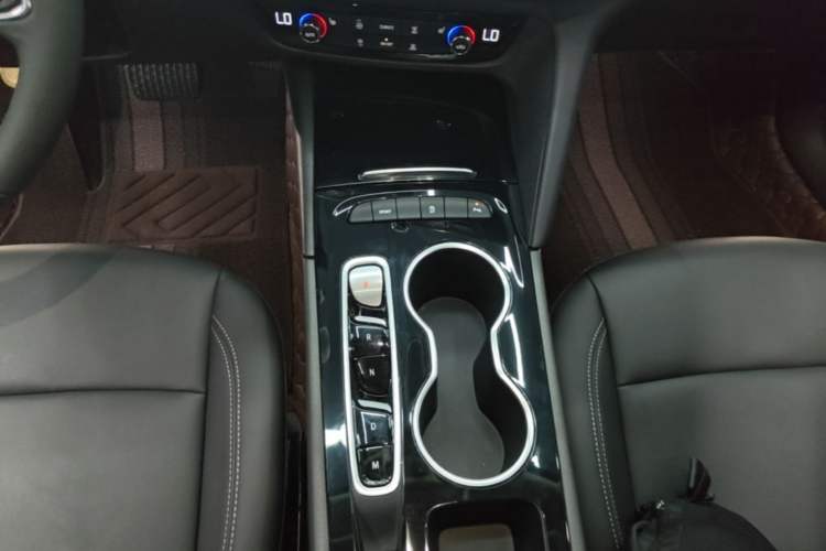 Used Buick Regal 2024 Revised 25T Ultra-Comfort Edition Gear Lever