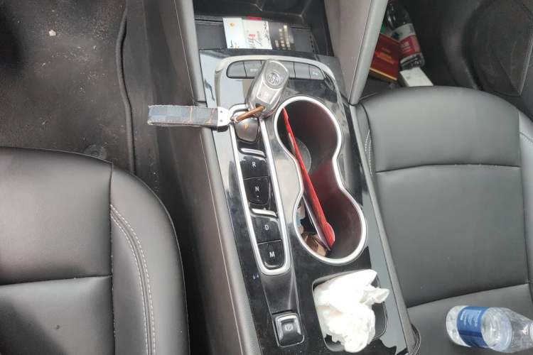 Used Buick Regal 2024 25T Deluxe Edition Gear Lever