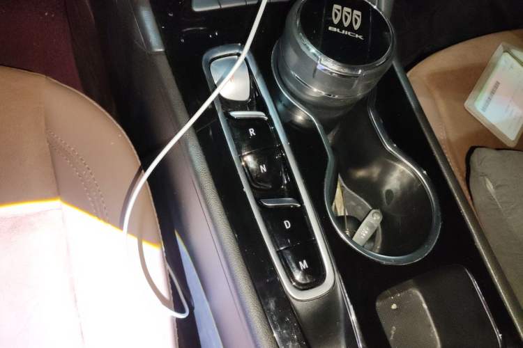 Used Buick Regal 2024 28T Luxury Edition Gear Lever