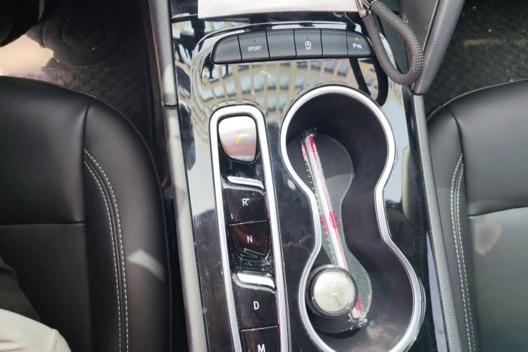Used Buick Regal 2024 Revised 25T Ultra-Comfort Edition Gear Lever