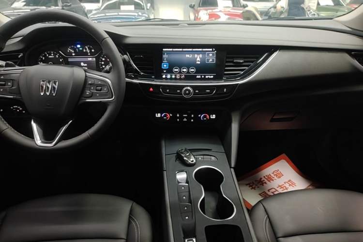 Used Buick Regal 2024 Revised 25T Ultra-Comfort Edition Gear Lever