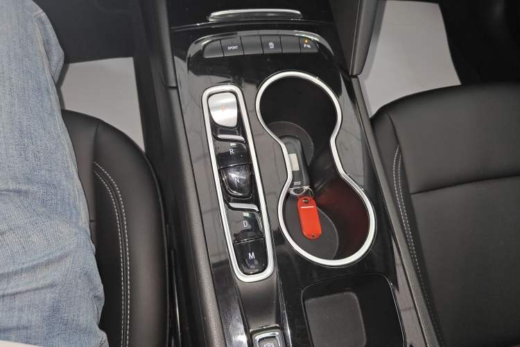 Used Buick Regal 2024 Revised 25T Ultra-Comfort Edition Gear Lever