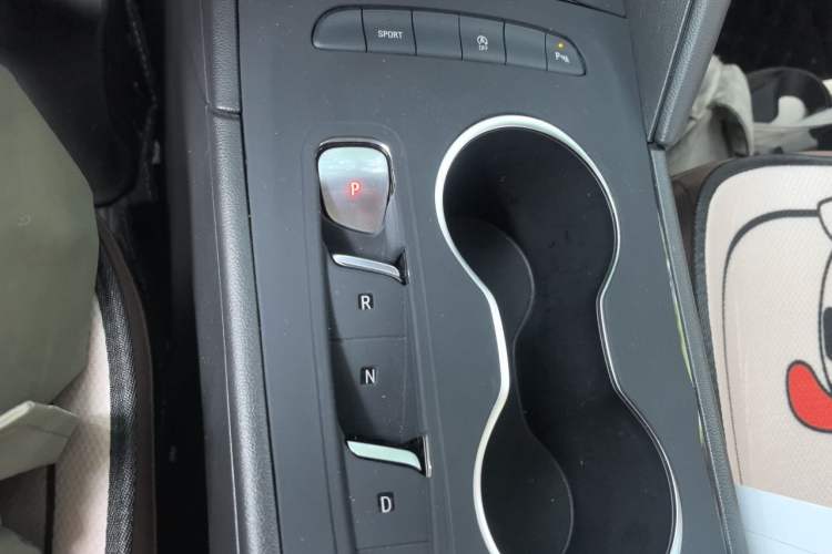 Used Buick Regal 2024 28T Luxury Edition Gear Lever