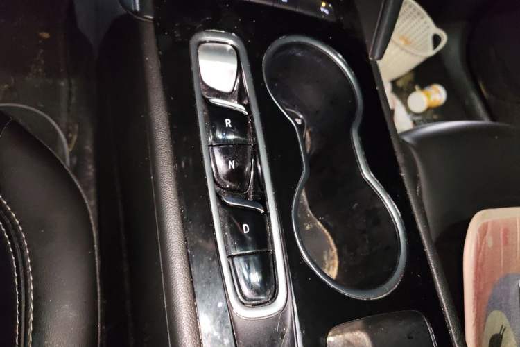 Used Buick Regal 2024 25T Deluxe Edition Gear Lever