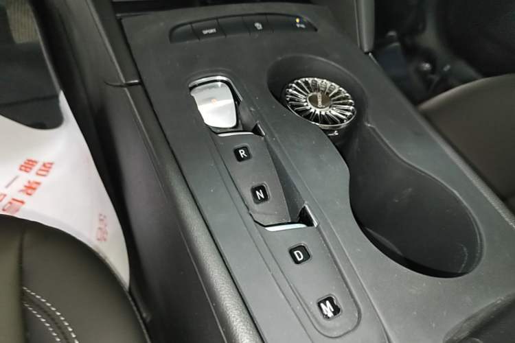 Used Buick Regal 2024 Revised 25T Ultra-Comfort Edition Gear Lever