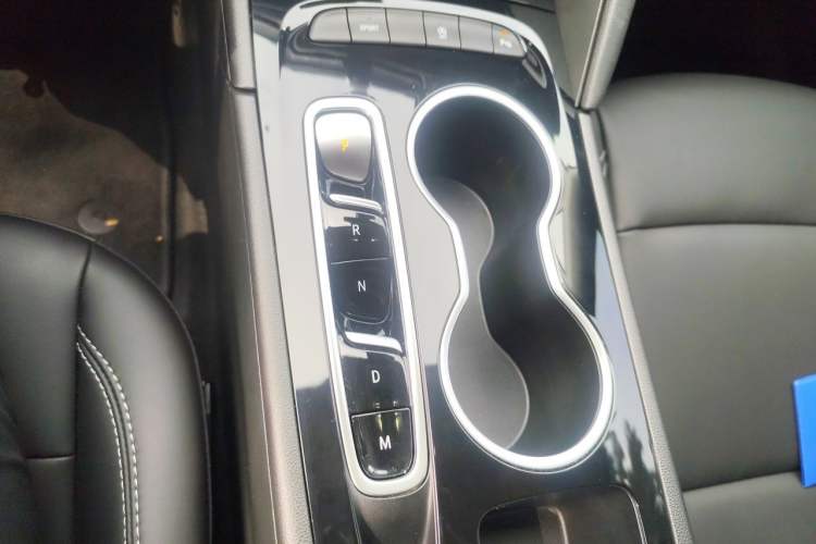 Used Buick Regal 2024 25T Deluxe Edition Gear Lever