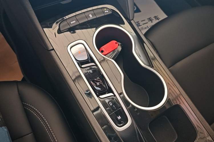 Used Buick Regal 2024 Revised 25T Ultra-Comfort Edition Gear Lever