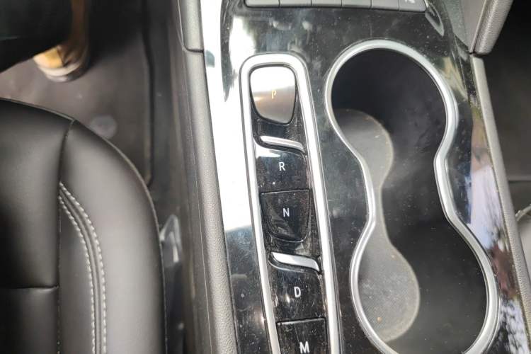 Used Buick Regal 2024 25T Deluxe Edition Gear Lever