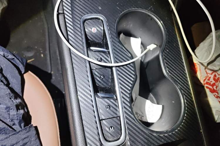 Used Buick Regal 2024 28T Luxury Edition Gear Lever