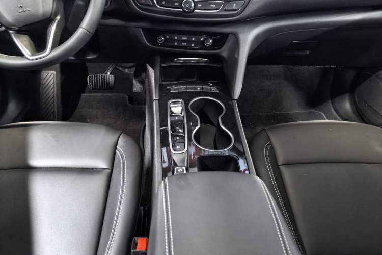 Used Buick Regal 2024 25T Deluxe Edition Gear Lever