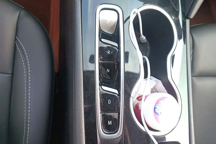 Used Buick Regal 2024 25T Deluxe Edition Gear Lever