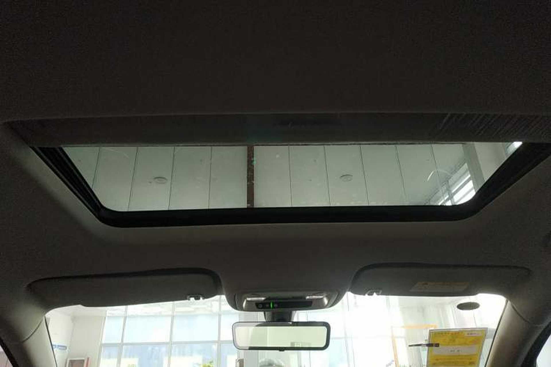 Used Buick Regal 2024 28T Luxury Edition Headliner