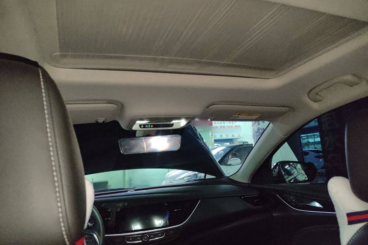 Used Buick Regal 2024 25T Deluxe Edition Headliner