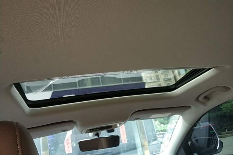 Used Buick Regal 2024 28T Luxury Edition Headliner