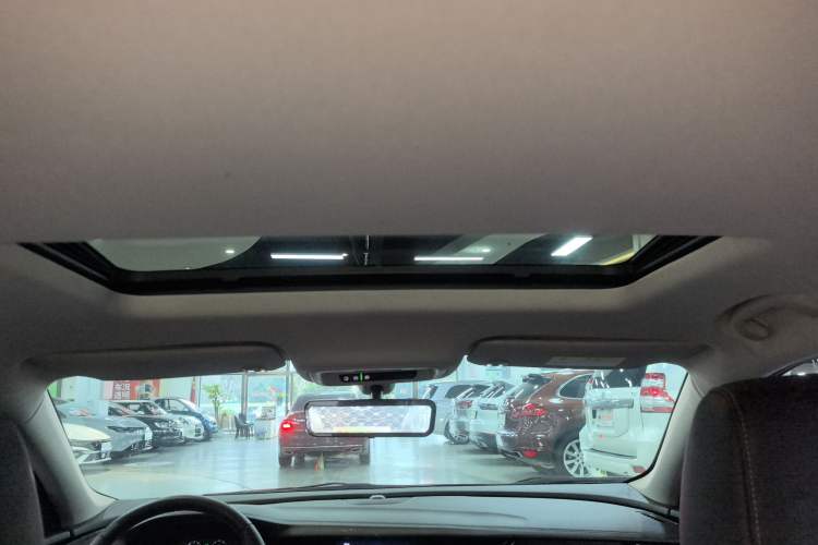 Used Buick Regal 2024 25T Deluxe Edition Headliner