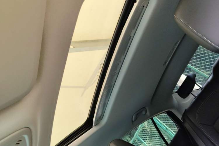 Used Buick Regal 2024 25T Deluxe Edition Headliner