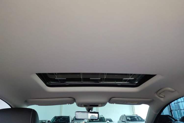 Used Buick Regal 2024 25T Deluxe Edition Headliner