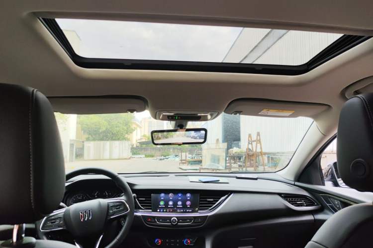 Used Buick Regal 2024 25T Deluxe Edition Headliner