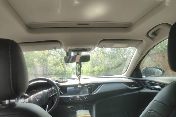 Used Buick Regal 2024 25T Deluxe Edition Headliner