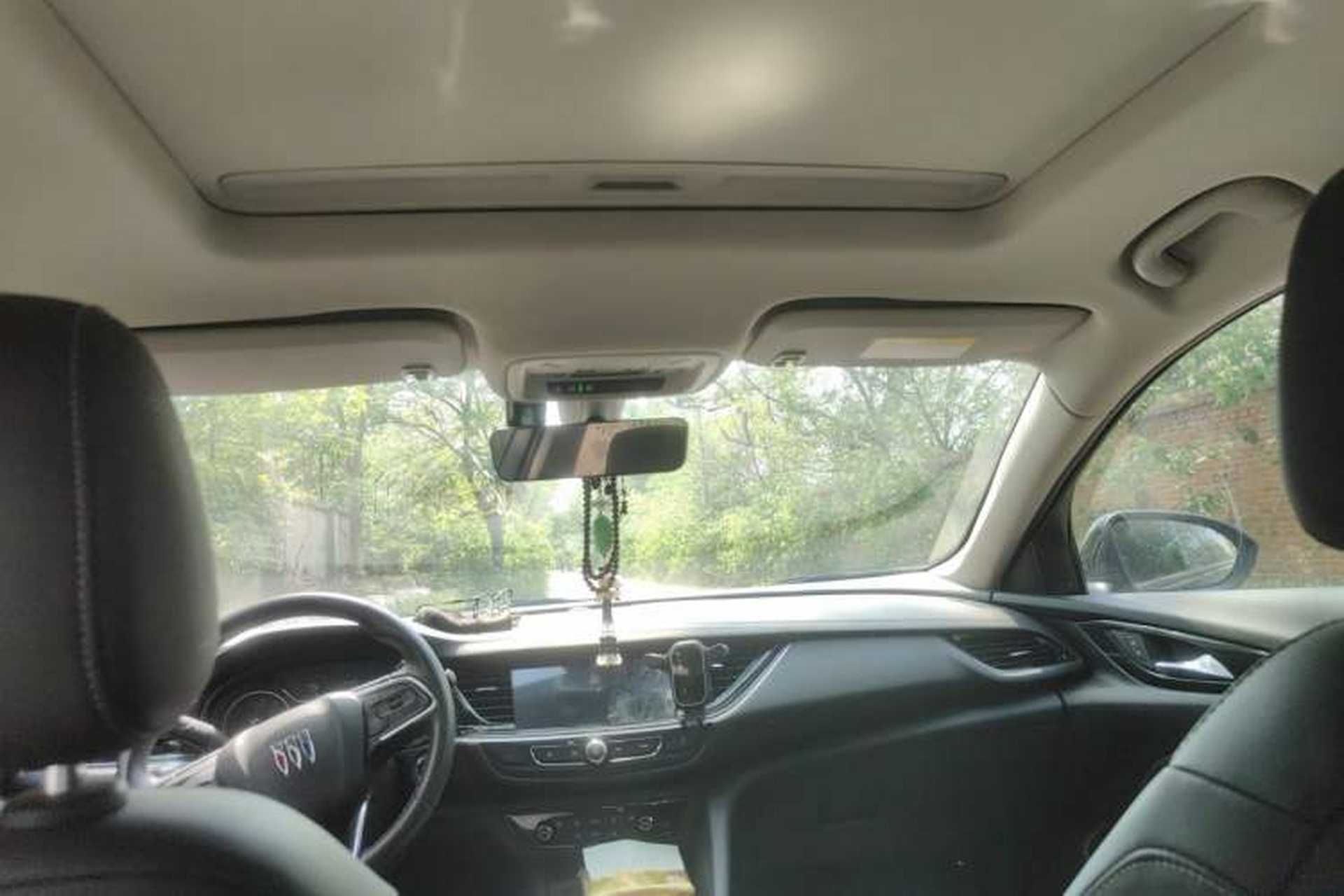 Used Buick Regal 2024 25T Deluxe Edition Headliner