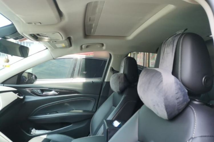 Used Buick Regal 2024 25T Deluxe Edition Headliner
