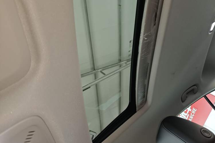 Used Buick Regal 2024 25T Deluxe Edition Headliner