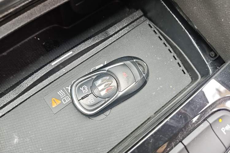 Used Buick Regal 2024 25T Deluxe Edition Interior 1