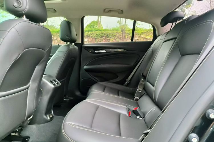 Used Buick Regal 2024 25T Deluxe Edition Interior 1