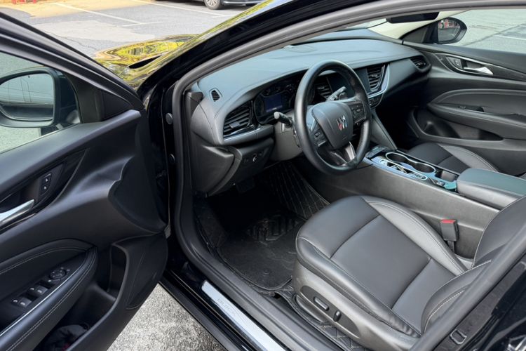 Used Buick Regal 2024 25T Deluxe Edition Interior 1