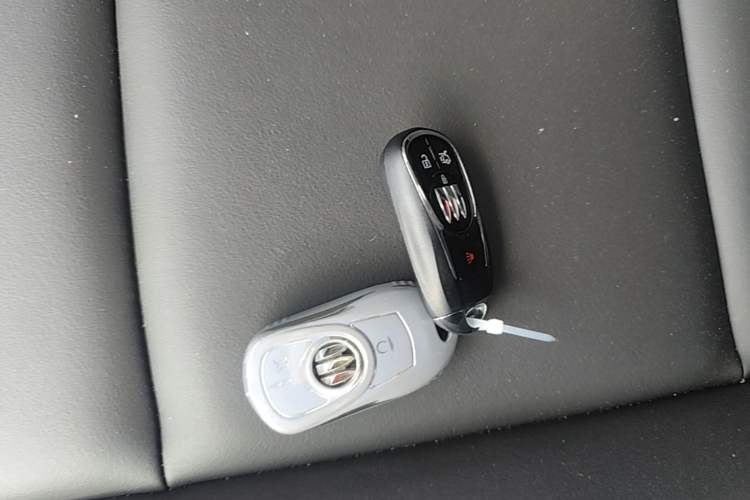 Used Buick Regal 2024 25T Deluxe Edition Interior 1
