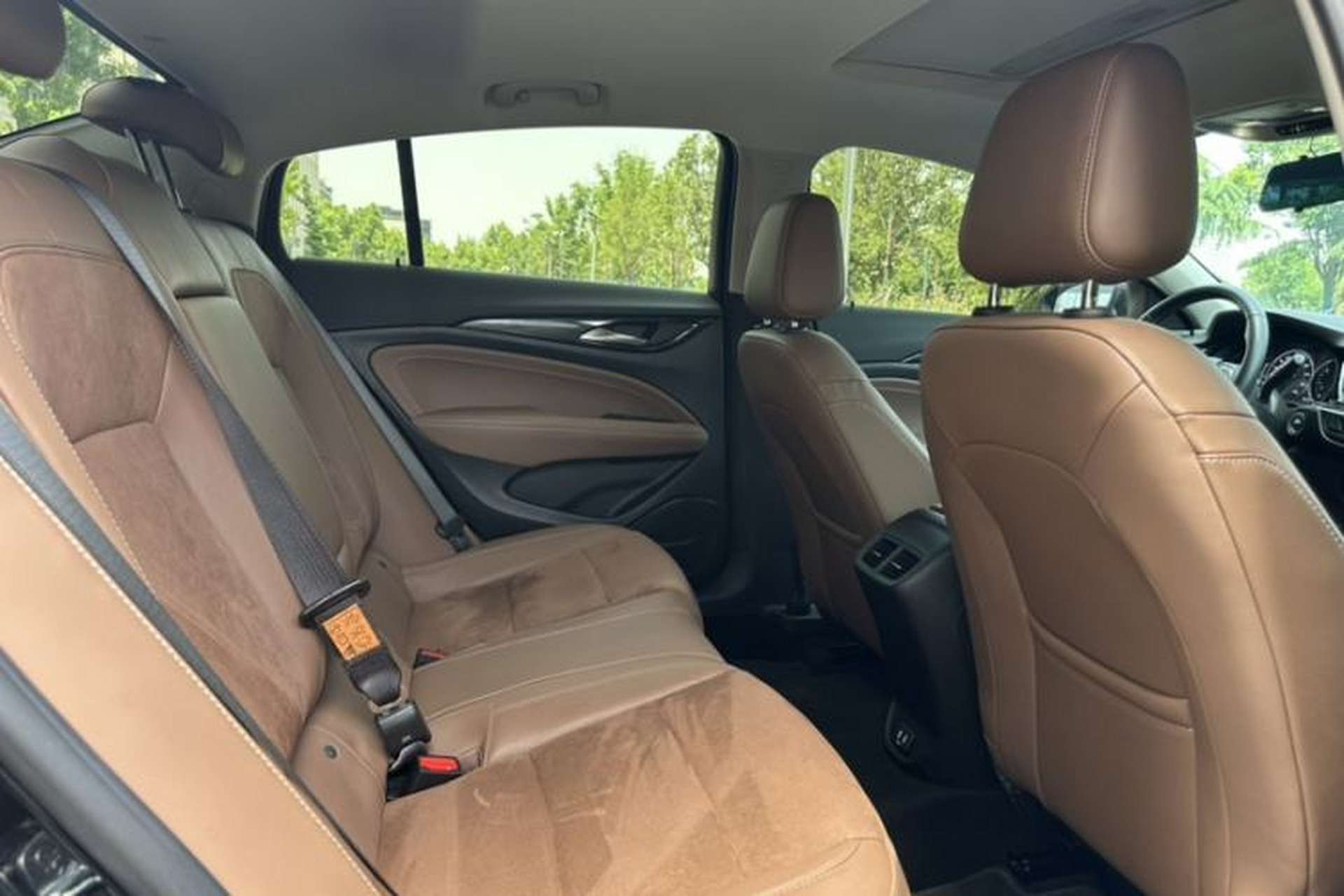 Used Buick Regal 2024 28T Luxury Edition Interior 10