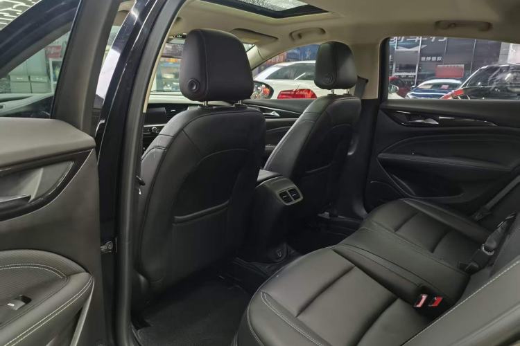 Used Buick Regal 2024 25T Deluxe Edition Interior 2