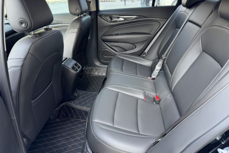 Used Buick Regal 2024 25T Deluxe Edition Interior 2