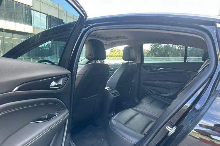Used Buick Regal 2024 25T Deluxe Edition Interior 2