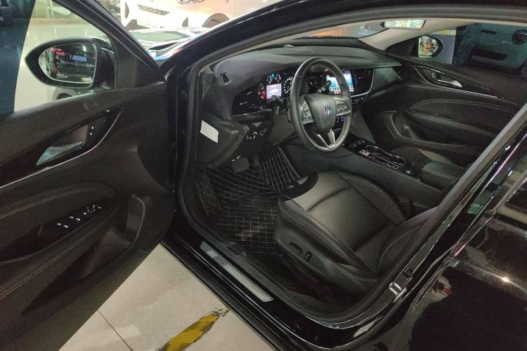 Used Buick Regal 2024 25T Deluxe Edition Interior 3