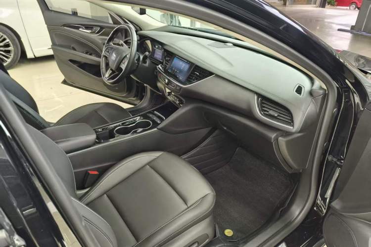 Used Buick Regal 2024 25T Deluxe Edition Interior 3