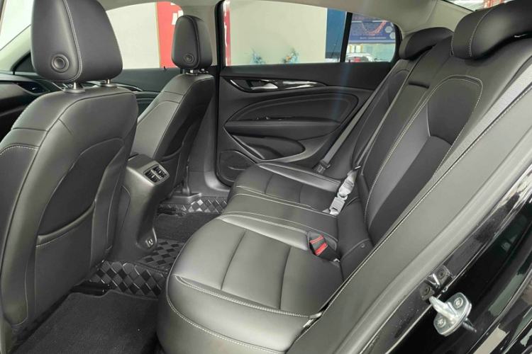 Used Buick Regal 2024 25T Deluxe Edition Interior 3