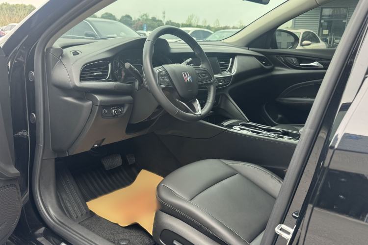 Used Buick Regal 2024 25T Deluxe Edition Interior 3