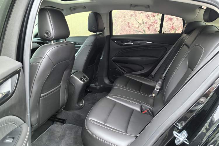 Used Buick Regal 2024 25T Deluxe Edition Interior 3